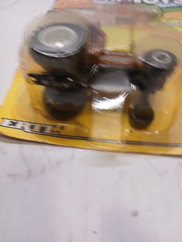 Hesston Farm Toys 1/64 80-90 tractor  - Image 4 of 4