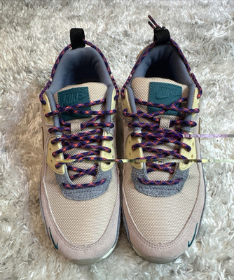 Nike Air Max 90 Low Top Lace-Up Athletic Sneakers 