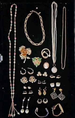 Vintage Goldtone/ Faux Pearl Jewelry Lot of 22 pieces.  Trifari, Monet,Coro & mo