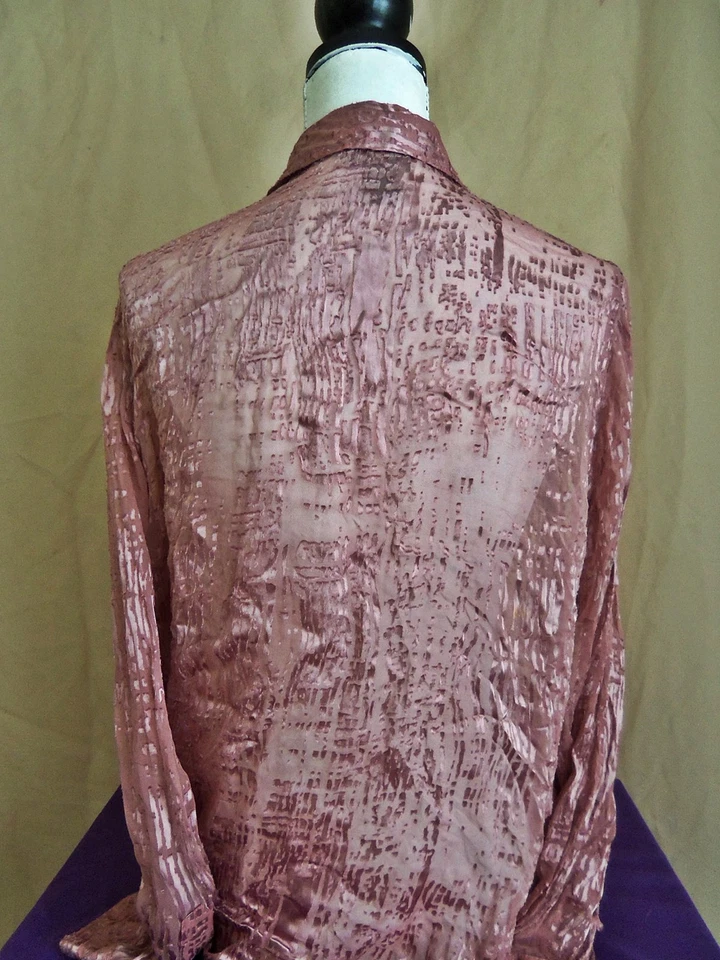 Blusa de los 90 NY&Co rosa polvorienta rayón/seda semi transparente burnout. Talla L. Foto 4 de 4