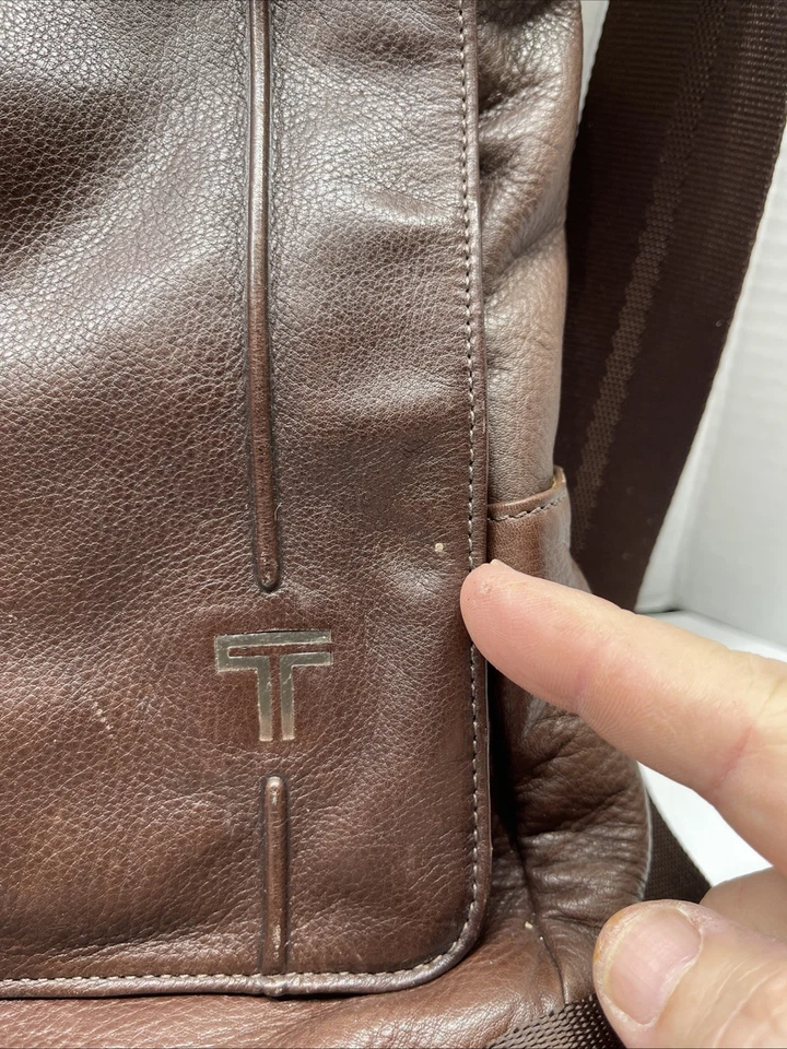 Bolso Mensajero Vertical TUMI ECHO Cuero Marrón Foto 3 de 4