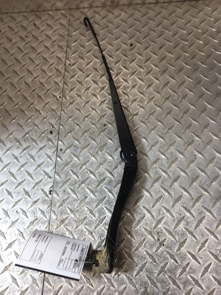 Brazo limpiaparabrisas Chevrolet Blazer 19 lado del conductor Foto 2 de 2