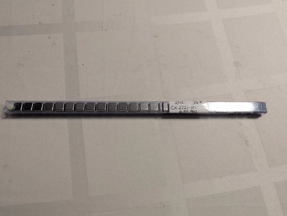 Oscilador de reloj 16 MHz, montaje PCB, DIP 8, 5V, un lote de 24 osciladores Foto 2 de 2