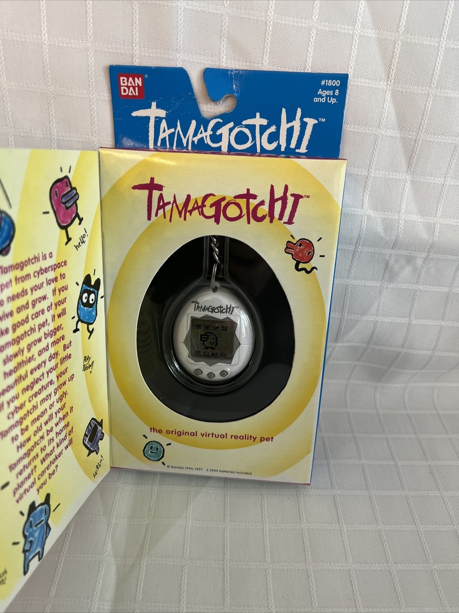 1997 BANDAI English TAMAGOTCHI White Virtual Pet Electronic