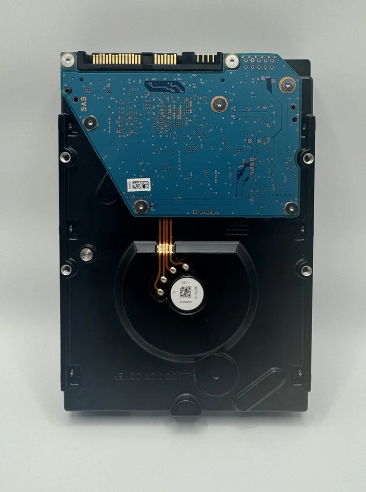 Toshiba 1TB 3.5" HDD SAS 6Gb/s 7200RPM Internal Hard Drive (MG03SCA100) SATA - Image 2 of 3