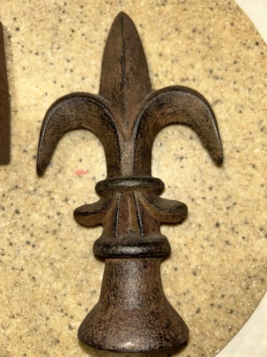 Vintage ARCHITEKTUR GUSSEISEN FLEUR-DE-LIS ENDSTÜCK Set/2 Sm/Lg 10”/6,5” Türstopper - Bild 13 von 14