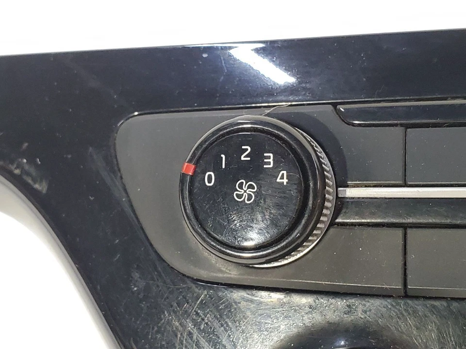 Kia Sedona 2015 OEM manual control de temperatura de CA con bisel 97250-A9040 Foto 2 de 4