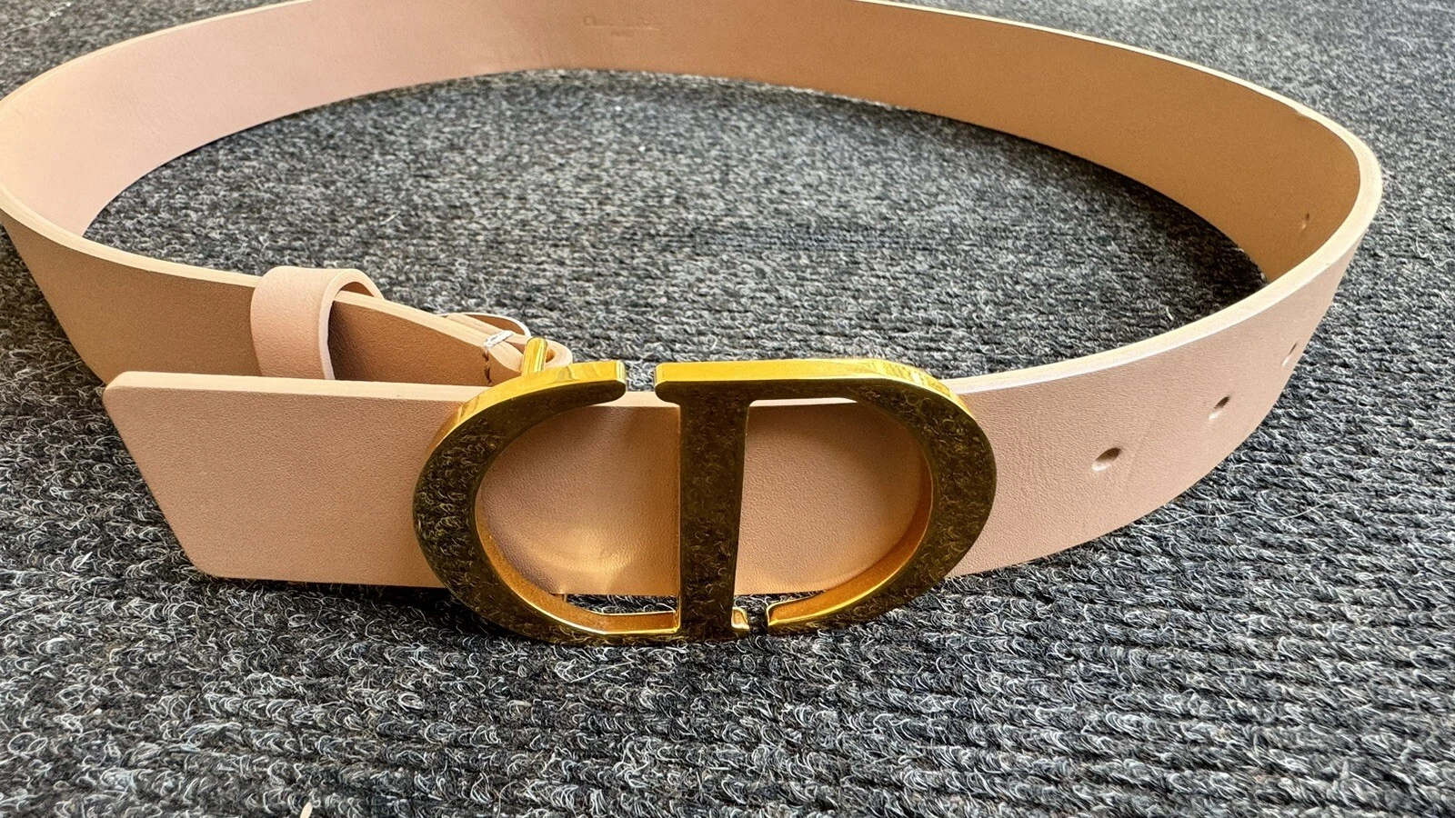 Ceinture authentique Christian Dior Montaigne veau rose clair CD logo or 80