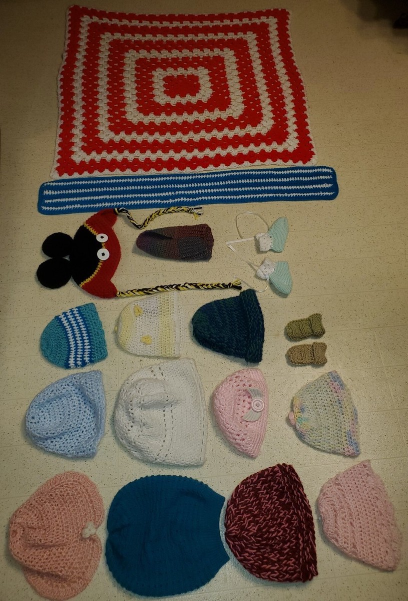 MAKE OFFER HAND MADE KNITTED HATS GLOVES SCARF BLANKET AFGAN