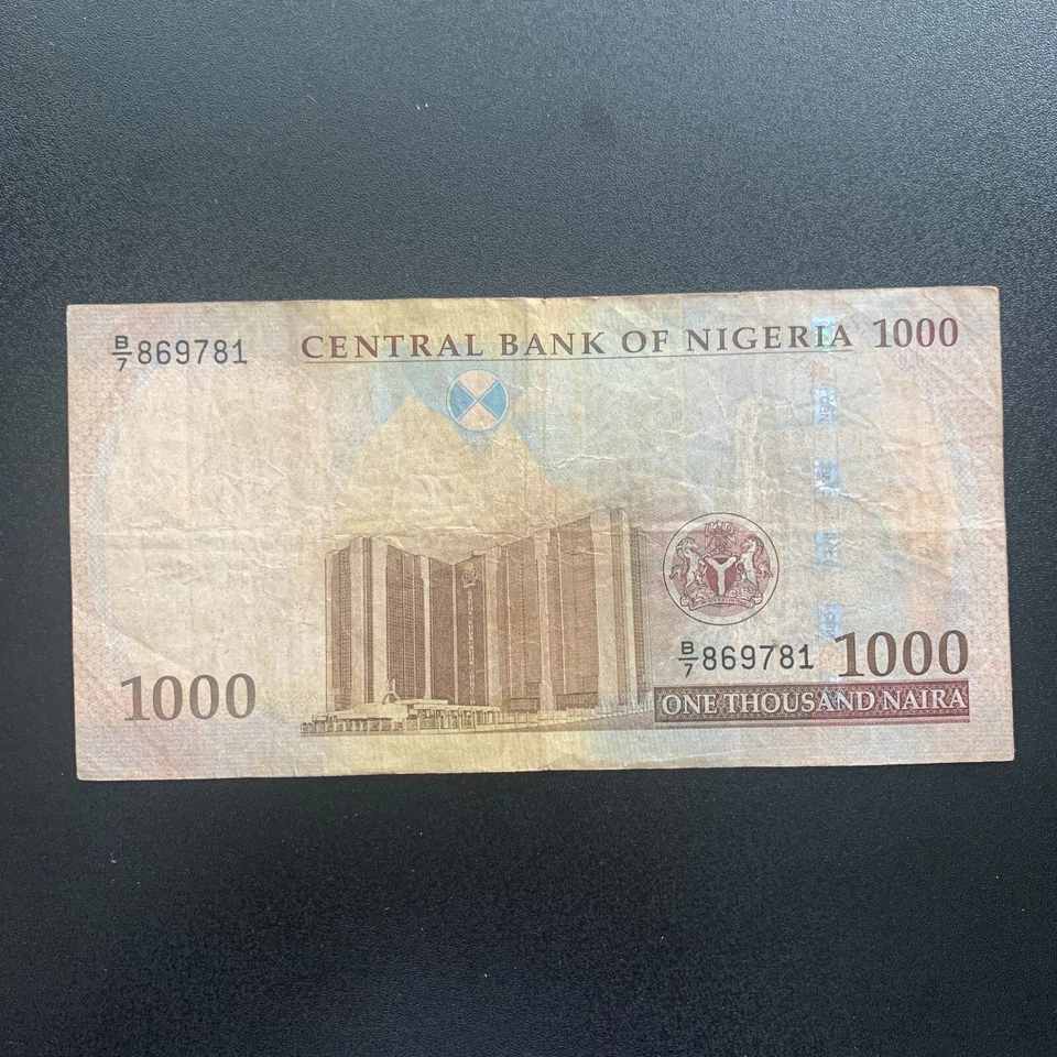 Nigeria 2005 1000 Naira Banknote Nigerian Currency Paper Money Giant of Africa - Image 3 of 4