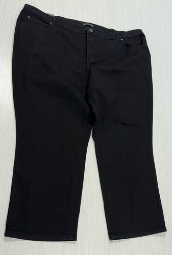 Lee Plus Women 30W Petite Mid Rise Relaxed Fit Straight Leg Black Jeans Short