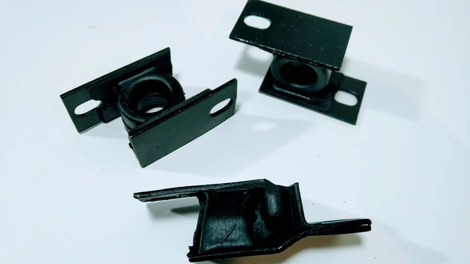 Suzuki Lj80 Exhaust Muffler Rubber Hanger - Image 4 of 4