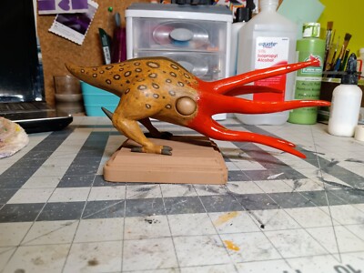Half Life Bullsquid Sculpture