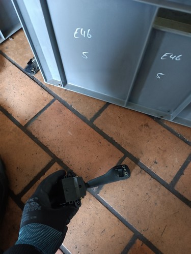 BMW 3er E46 Wischerhebel Scheibenwischerhebel Lenkstockschalter 8363664m