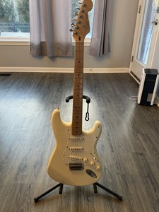 Cream Stratocaster | eBay