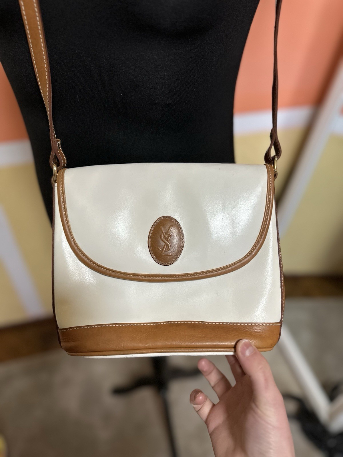 SAINT LAURENT Borsa a tracolla vintage YSL in pelle bianca con tracolla