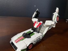Hasbro Transformers War for Cybertron: Earthrise Deluxe - Wheeljack Action...