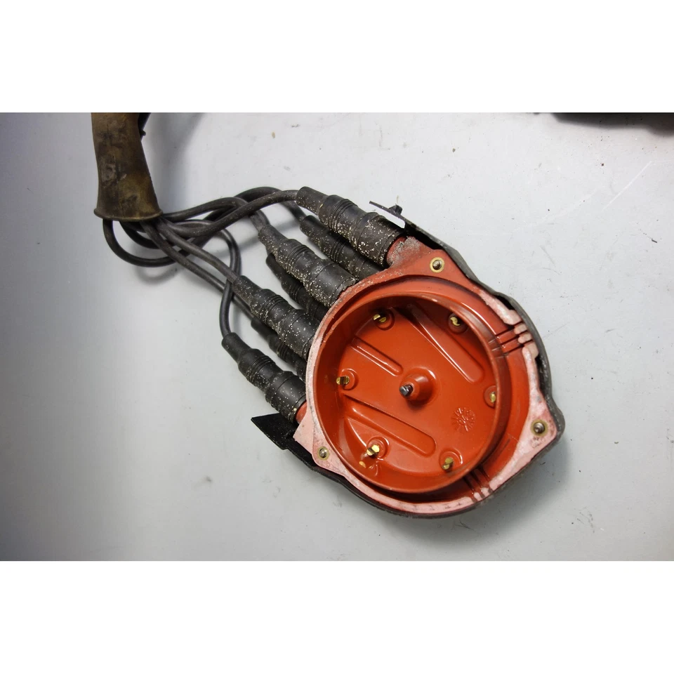 BMW E28 528e M20 1982-1987 cableado de encendido de fábrica de 6 cilindros con tapa de distribuidor OEM Foto 2 de 4