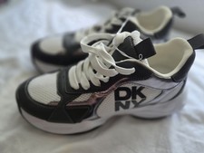DKNY Deyoung White Black Silver Women's Low Top Lace Up Sneakers Logo ZZS-2412