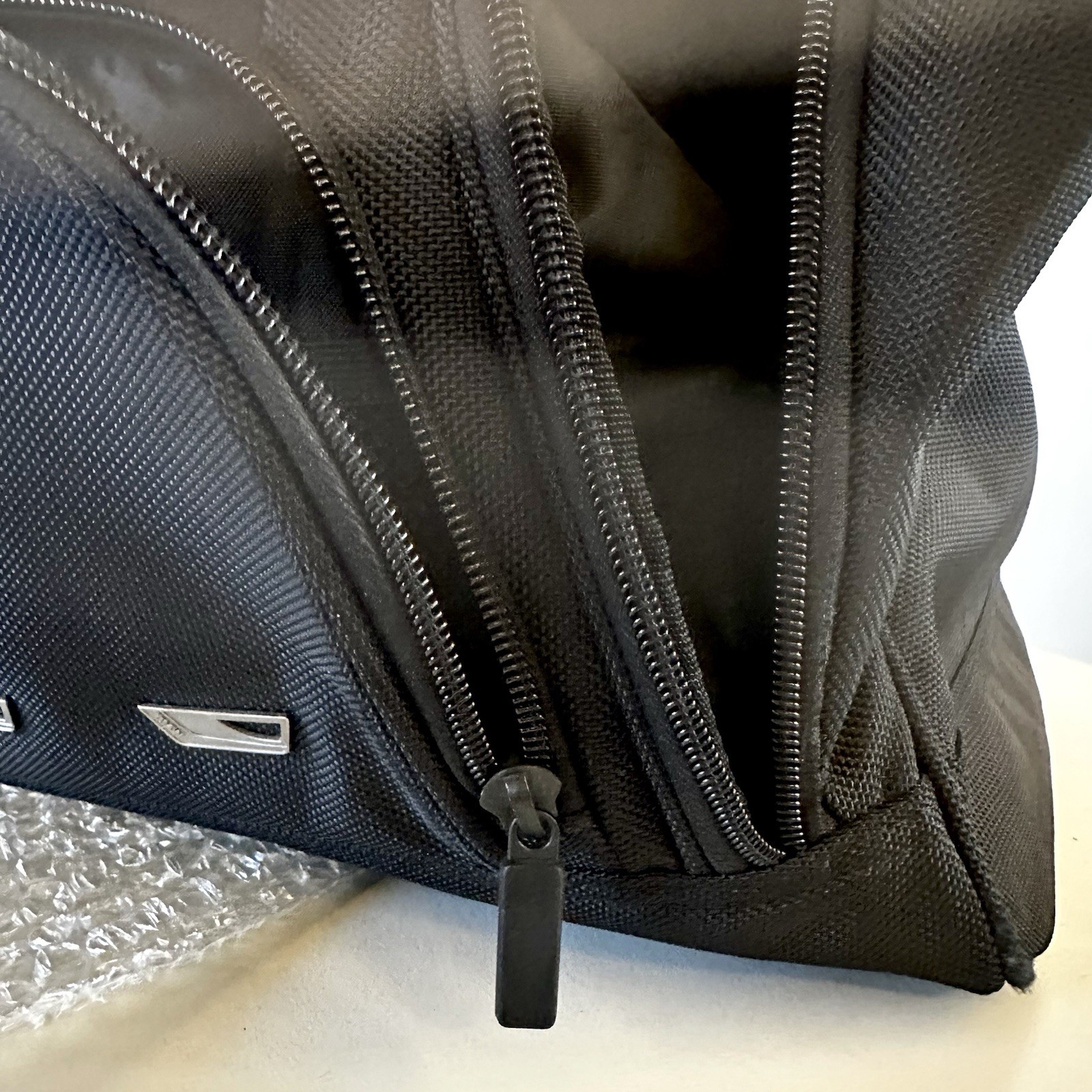 BMW Duffle BAG Carry On Weekender Crossbody Gym Multi Pockets (Black) M3 *RARE* image 7