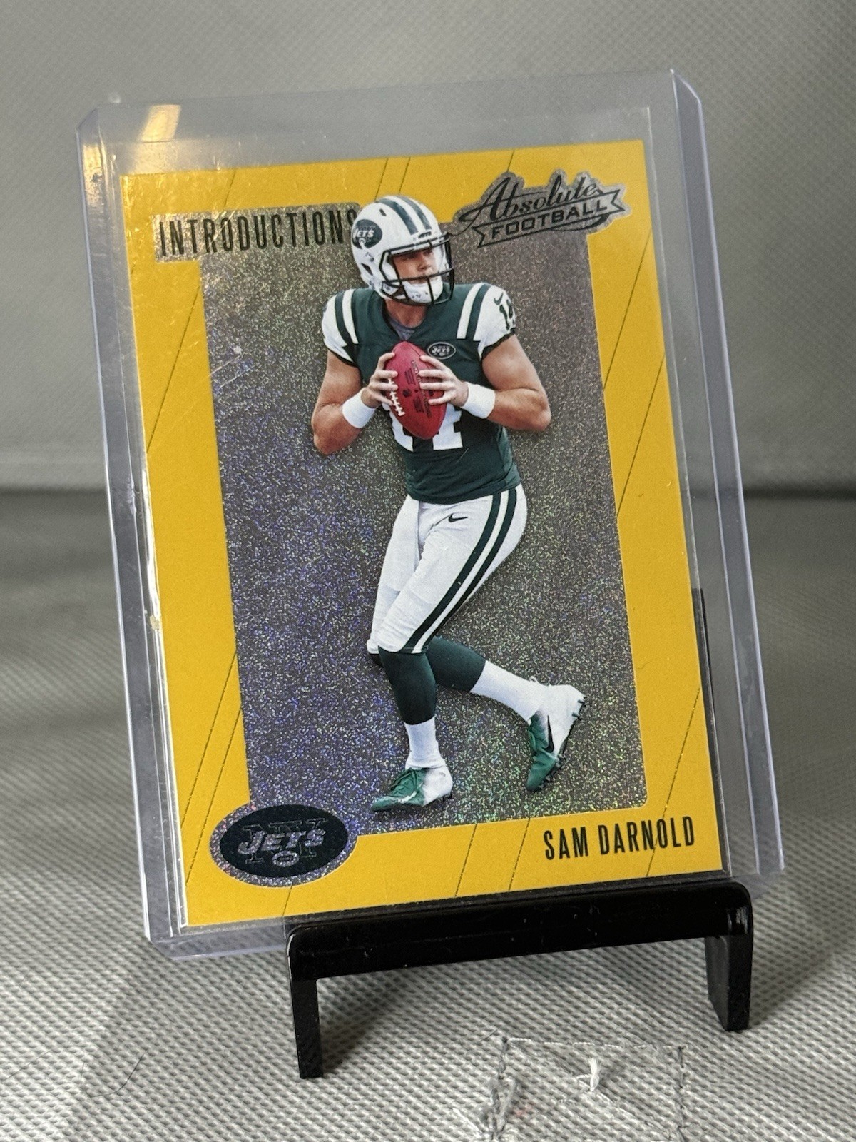 2018 Panini Absolute - Introductions Sam Darnold #IN-SD Gold Spectrum (RC)