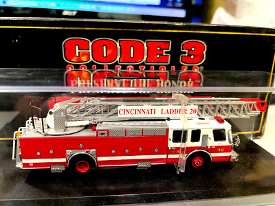 CODE 3 SAMMLERSTÜCKE Cincinnati Fire Department Emergency One RearMount Ladder 2
