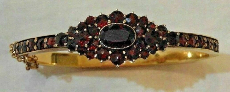 Brazalete Bohemio Granate Rojo Simulado 9Ct Acabado Oro Amarillo 14K De Colección Foto 3 de 4