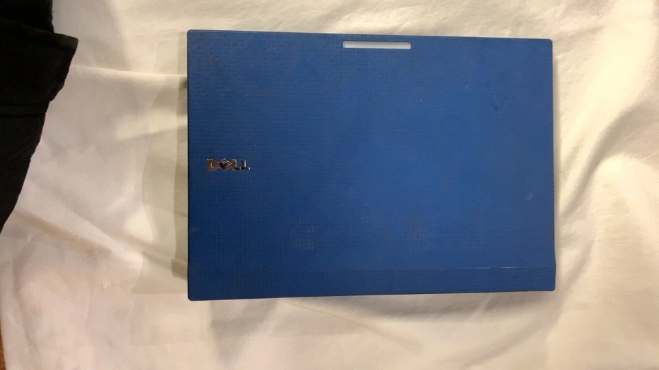 Dell Latitude 2110 10" Laptop Atom 1.6GHz 160GB HD 2MP WEBCAM Windows 7 Netbook - Image 2 of 4