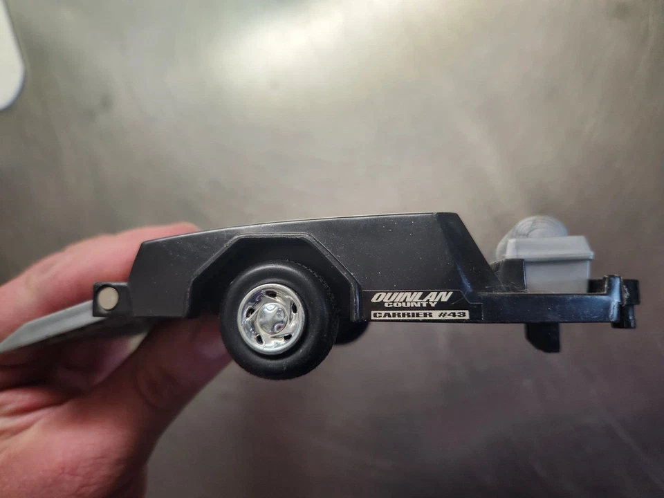 Remolque Mattel Matchbox 2000 de colección negro grande de plástico Quinlan County Carrier Foto 2 de 4