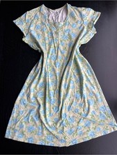 Sweet Vintage-Style Floral Henley Dress