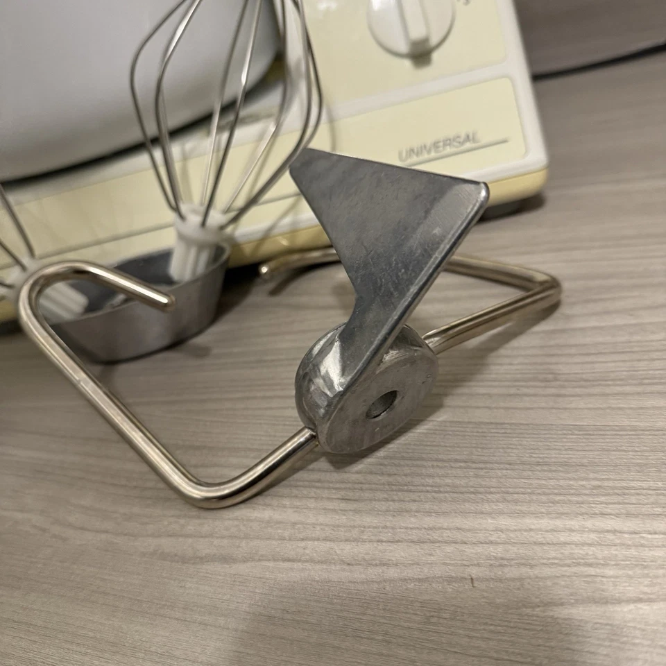 Mezclador universal Bosch hecho en Eslovenia con cuenco Foto 3 de 4