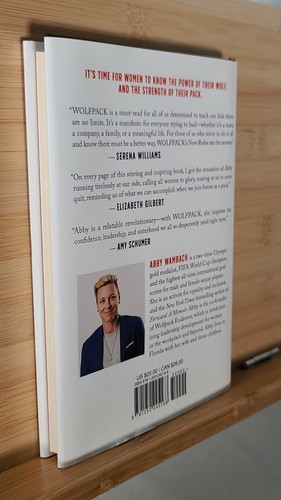 *SIGNED* Wolfpack by Abby Wambach Book | Wambach Abby Hardcover - Imagen 3 de 6