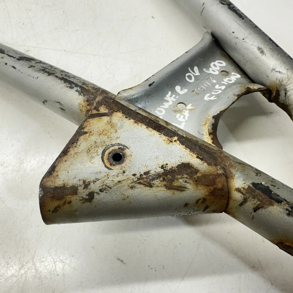 Braço de controle, dianteiro inferior LH, prata - 2005 Polaris 900 Switchback - Imagem 4 de 4