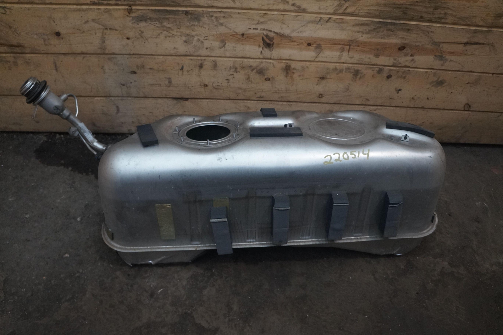 Gasoline Gas Fuel Tank Assembly KY63-9K007-AD OEM Aston Martin Vantage 2019