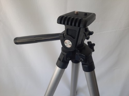 Samsonite Lightweight Photo/Video Tripod Slightly Used Adjustable Height - Picture 7 of 8