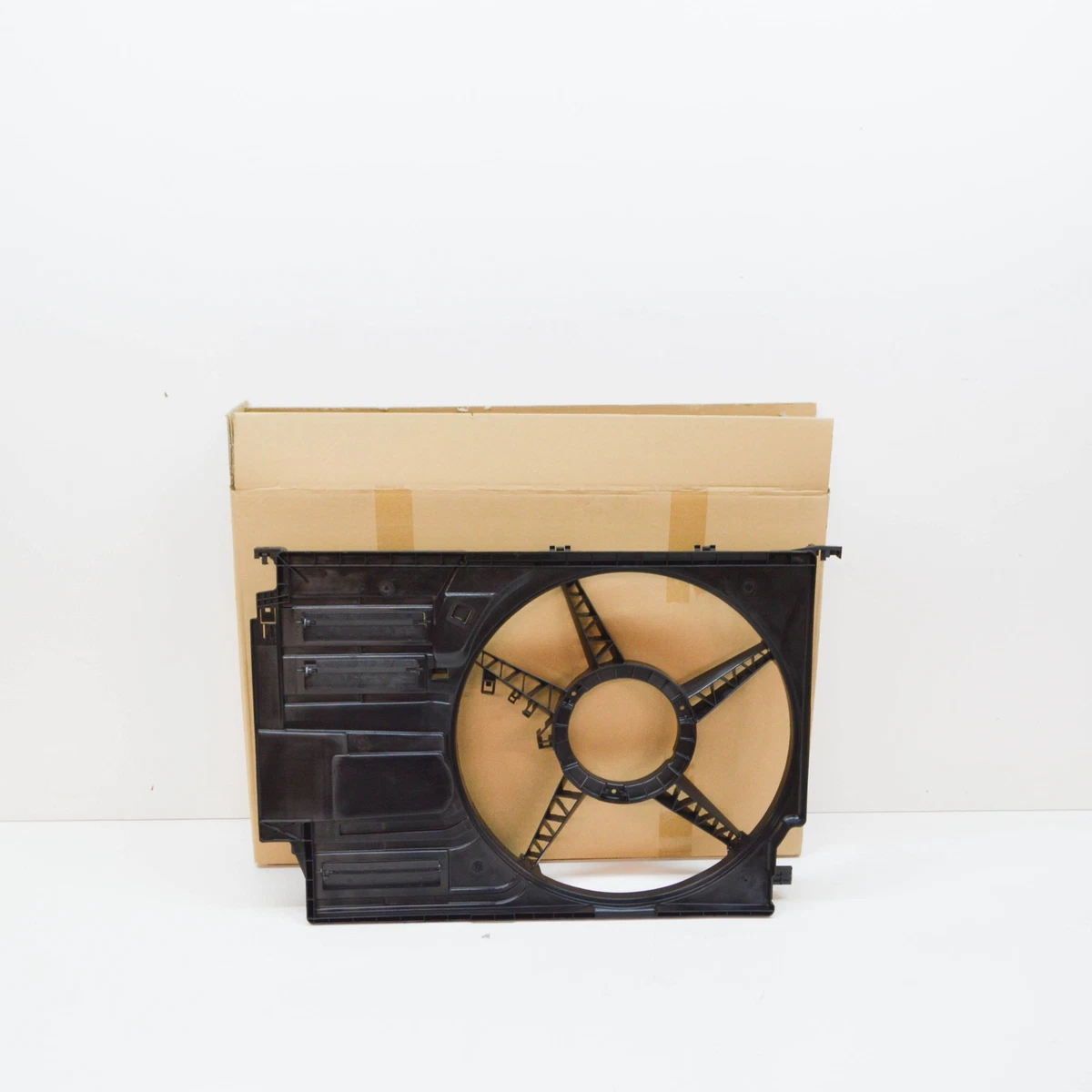 BMW F45 F46 F55 F56 Radiator Fan Shroud 600-850W 7637189  