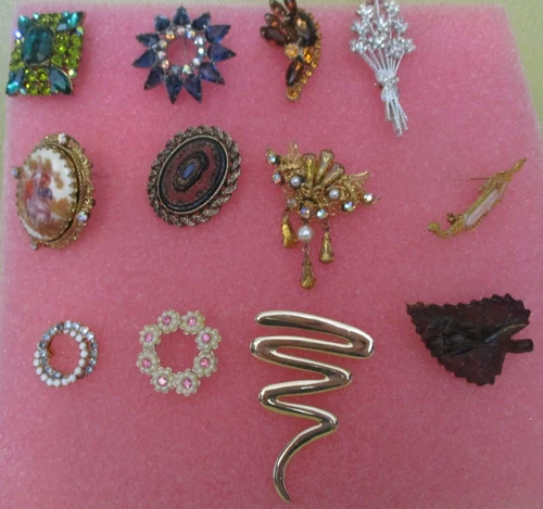 vintage costume jewelry rhinestone brooch lot