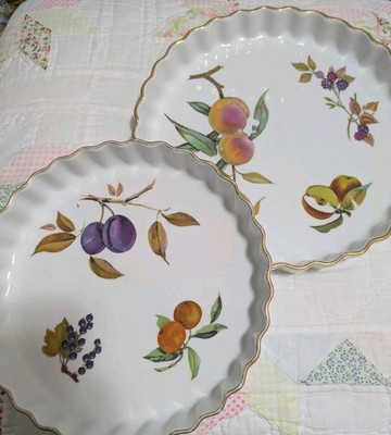 Set Of Vintage Royal Worcester Evesham Gold Tarte Quiche Pie Plates