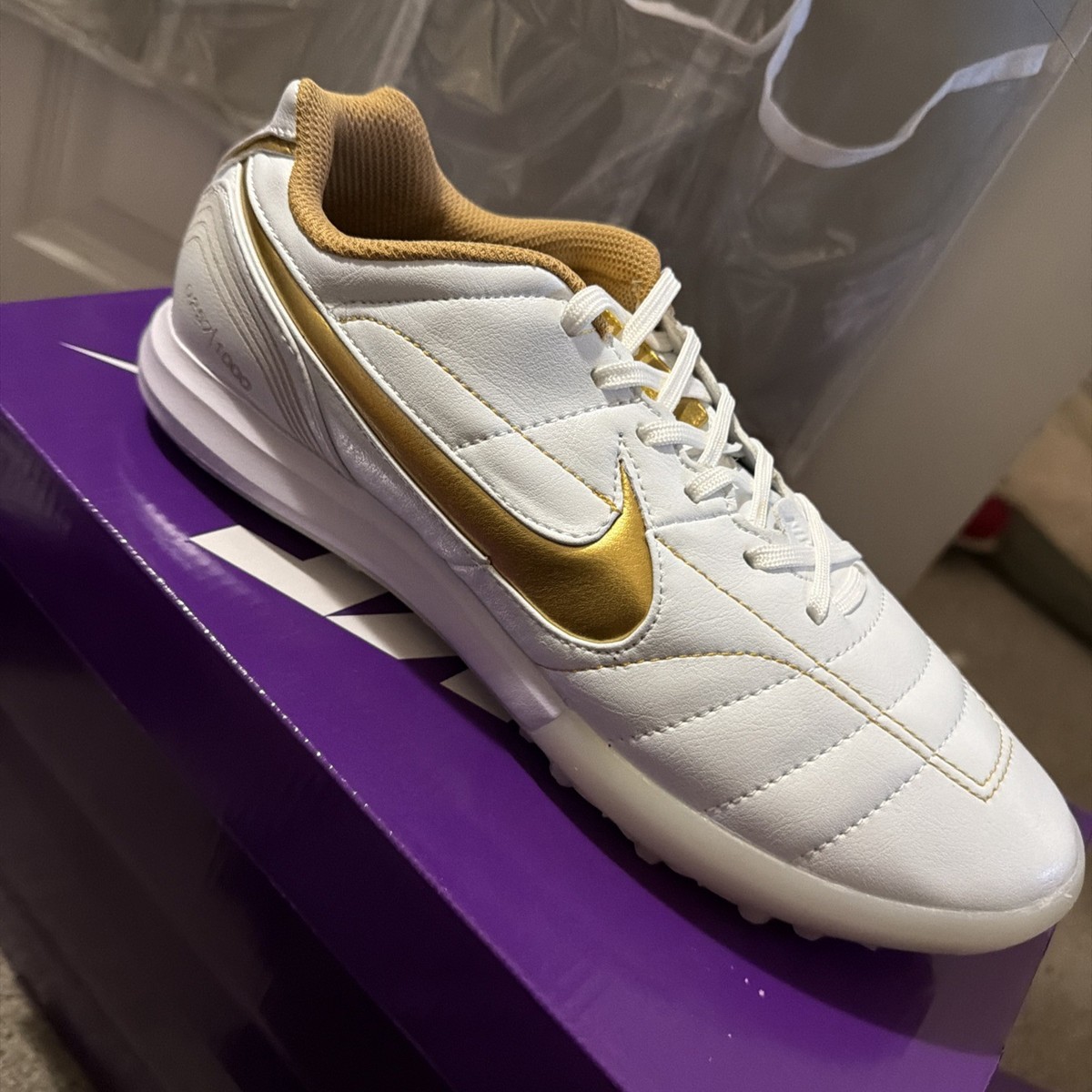 Nike Tiempo Ronaldinho R10 Brand New Size 9.5us Turf Sole Soccer