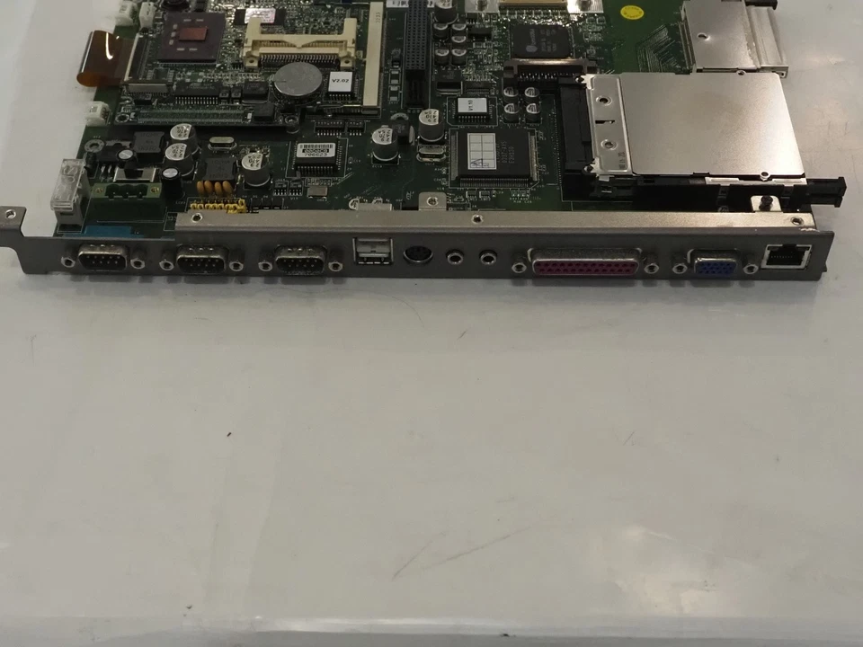 Advantech TPC-1560VTC Industrial Control Board - Bild 3 von 4
