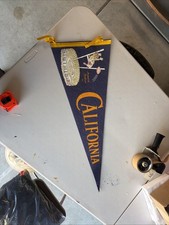 1960'S CALIFORNIA GOLDEN BEARS MEMORIAL STADIUM COLLEGE FOOTBALL PENNANT FLAG