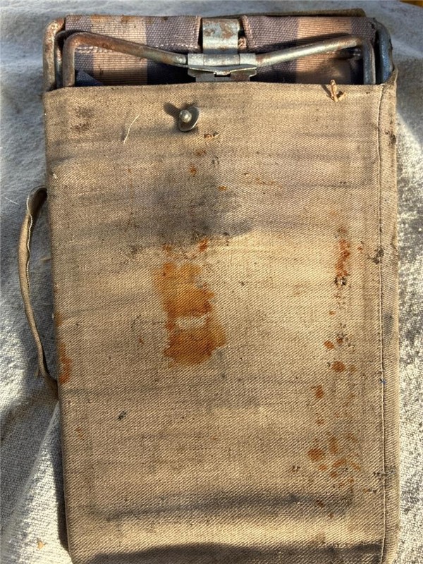 VINTAGE SMALL CAMP STOOL