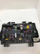 2013-2014 Dodge Ram 1500 Engine Fuse Box Assembly Oem 2013-2014 Dodge Ram 1500 Engine Fuse Box Assembly Oem