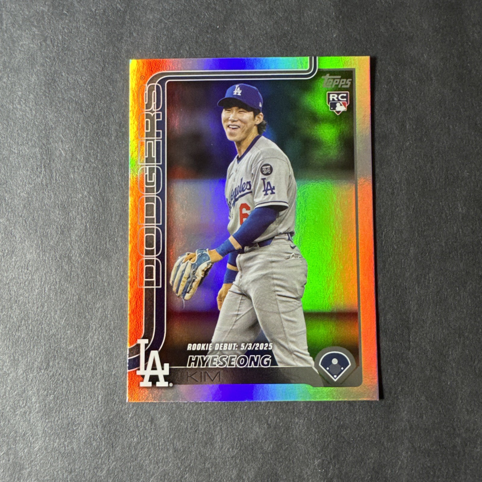 2025 Topps Update - Rookie Debut Hyeseong Kim #US312 Rainbow Foil (RC) Dodgers