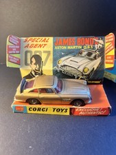 Corgi 261 James Bond Aston Martin DB5 First Issue In It’s Original Box