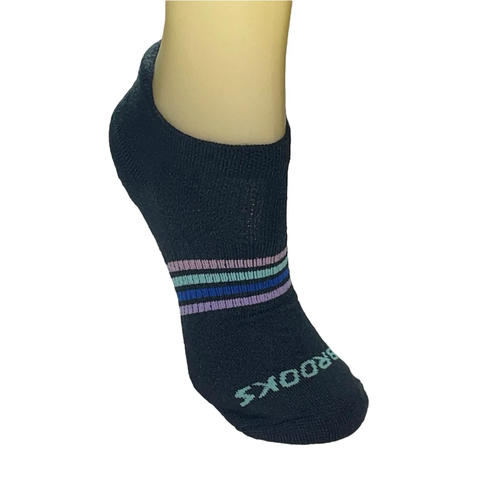 12 Pair Women's SM 4-6.5 Brooks Black Cushioned Athletic Running Low Cut Socks - Image 2 of 4