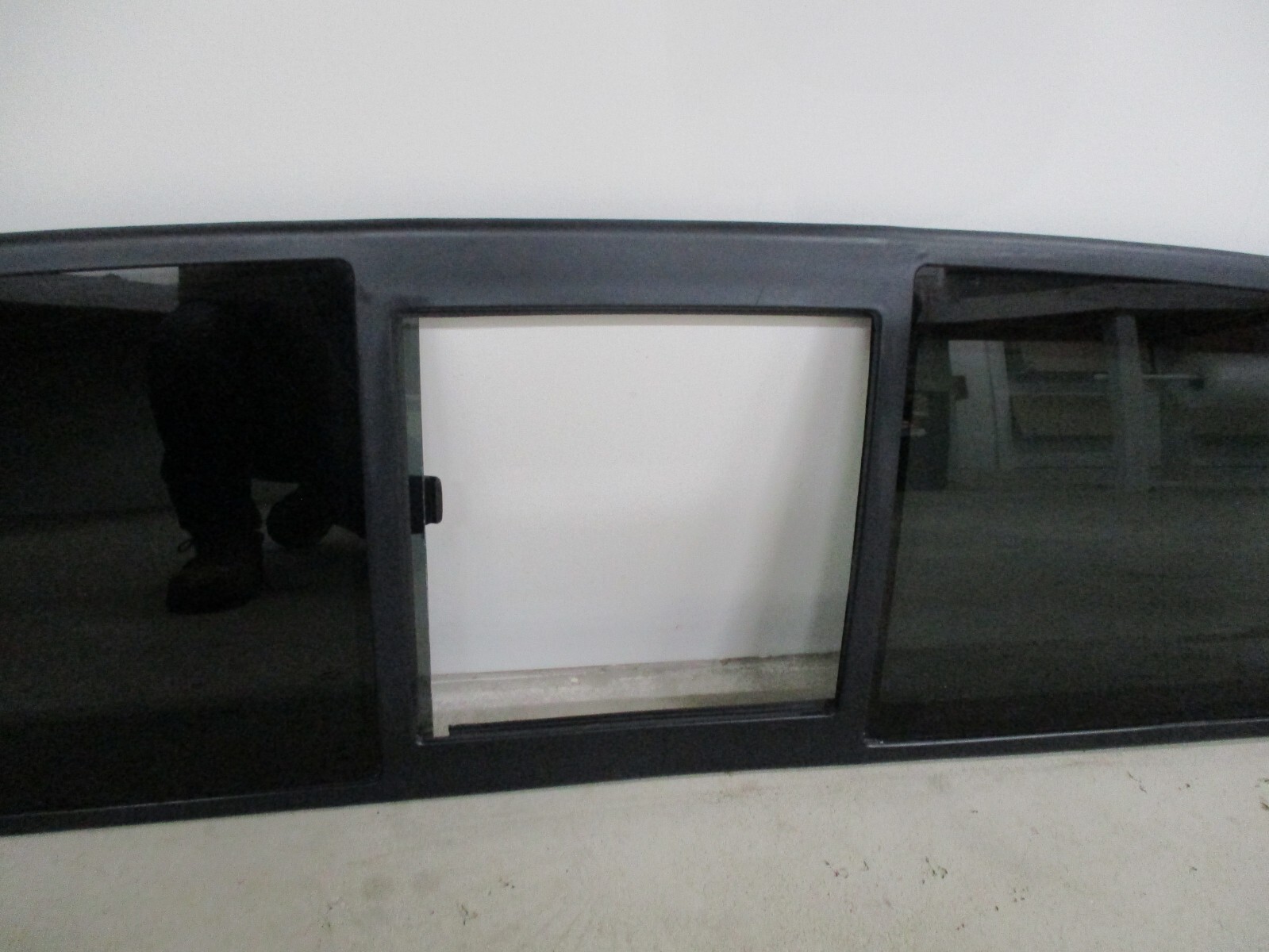 0414 Ford F150 Truck Rear 3 Piece Back Glass Slider Manual Sliding