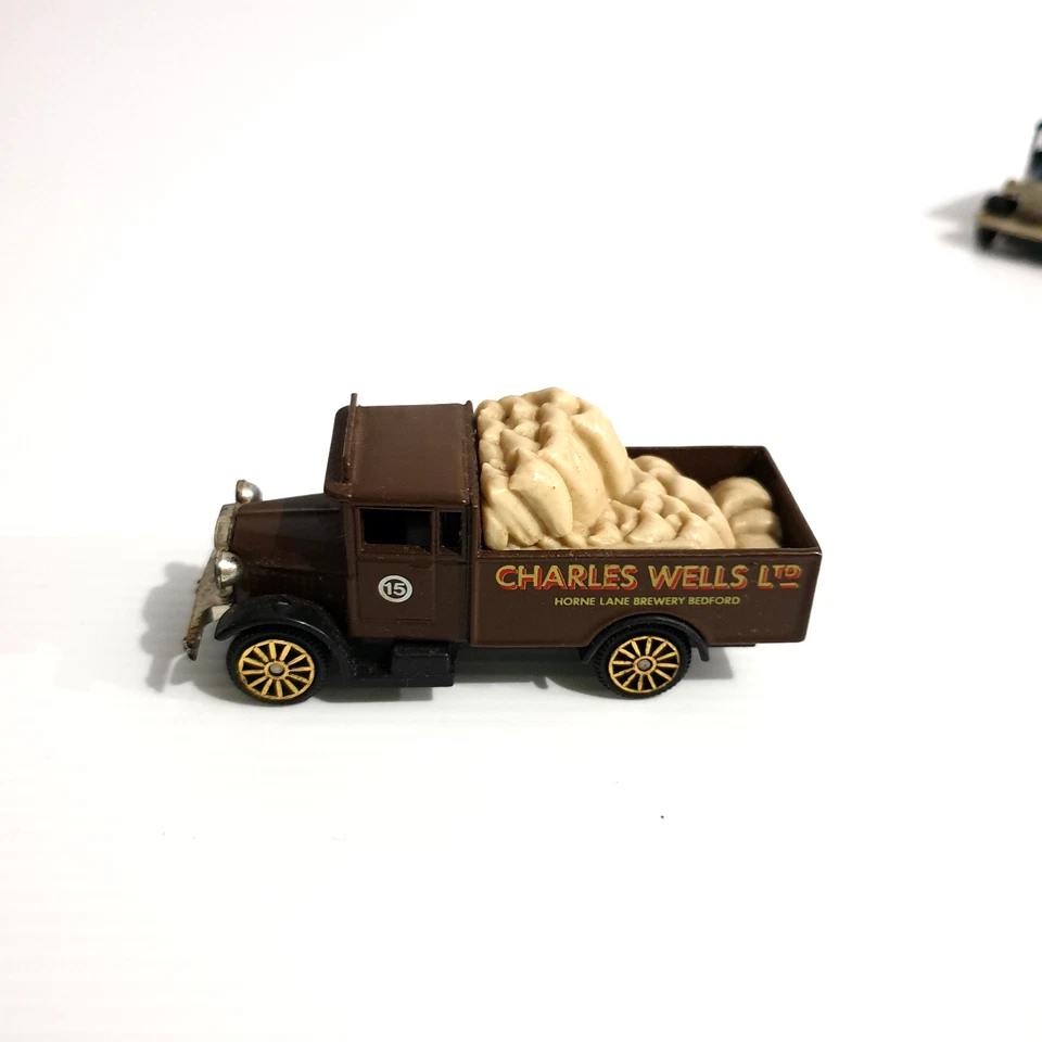 Vintage Corgi Toys Diecast 1:64 Vehicles Bundle Of 5 Ford Morris Aec Van Trucks - Image 3 of 4