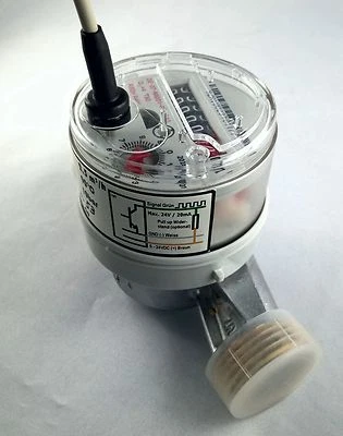 SYSTEME-SH Misuratore di portata uscita impulsi Open Collector Qn 2,5m³/h 53 Imp./L 1"AG 130mm