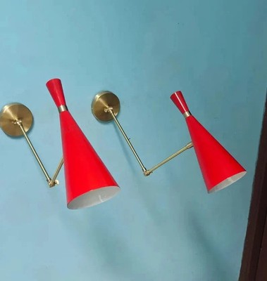 Mid Century Modern Monolith Wandleuchter Paar Rot Emaille Messing Lampen